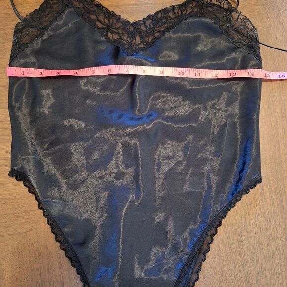 Vintage Victoria Secret Gold Label lacy bodysuit - Picture 5 of 7